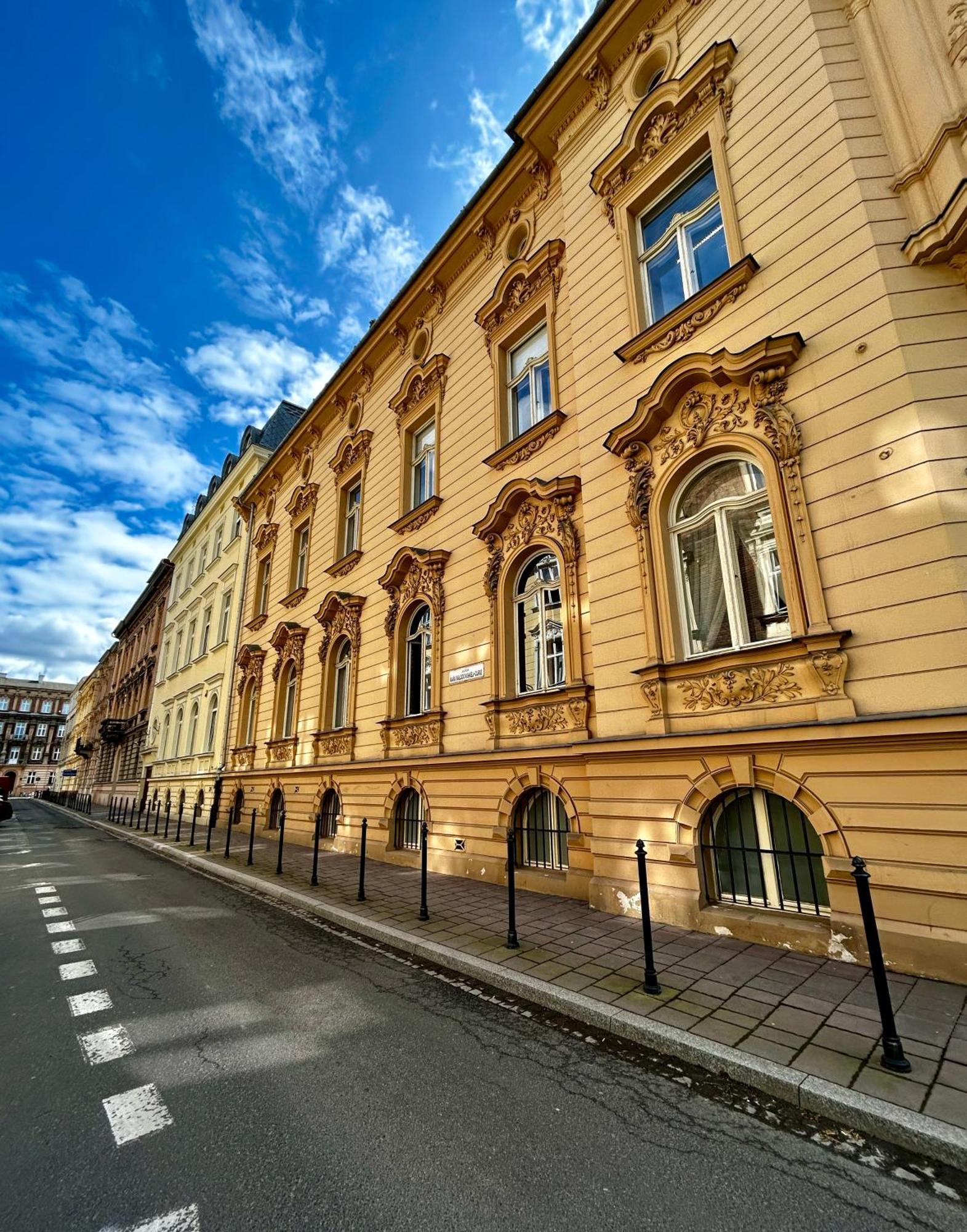Harmony Aparthotel Красков Екстериор снимка